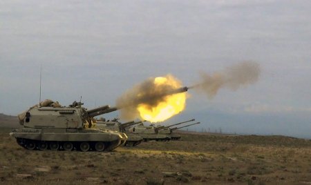 Azərbaycan ordusu bütün növ silahlardan sarsıdıcı zərbə endirir