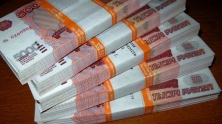 Azərbaycanlı Rusiyadan yarım milyondan çox pul çıxarmaq istədi