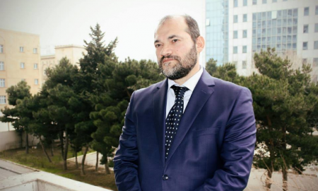 Hakimiyyətə gələriksə hər bir ailənin bank hesabına 10 min manat pul yatıracağıq