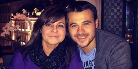 Emin Ağalarovun anası ilə rəqsi