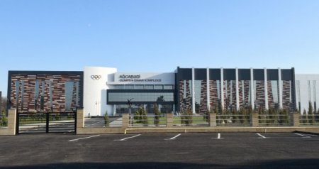 İlham Əliyev Ağcabədi Olimpiya İdman Kompleksinin açılışını edib