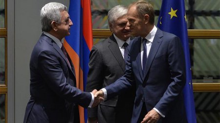 Rusiya telekanalında Sərkisyanı göstərib dedilər: “Gəzəyən qızdır, əri olsa da özünə sevgili tapıb...”