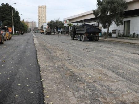 Bakıda daha bir problemli yol təmir olunur