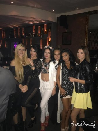 Azərbaycanlı model Livandan şad xəbərlə dönür