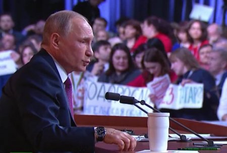 Putin: “Saakaşvilinin etdikləri Ukrayna xalqının üzündə tüpürcəkdir”