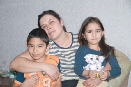 Silahlıların Allahyar Məmmədovun evinə basqını: “Rus torpağında yaşayırsan, haqq ver!”