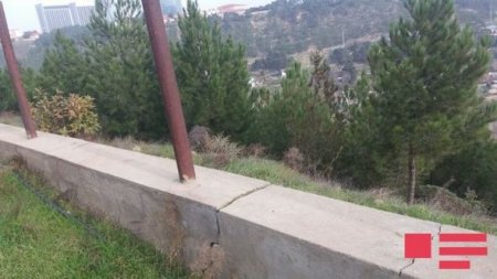 Bakıda teleqüllə yaxınlığında sürüşmə