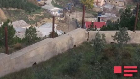 Bakıda teleqüllə yaxınlığında sürüşmə