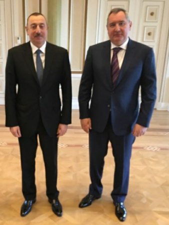 Roqozin Bakıya təcili səfər etdi