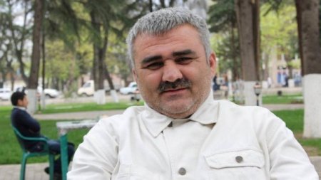 Xədicə bütün pulları toplayır!