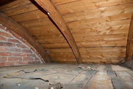 70 ildən sonra gizli qutunu açdı - İçindən baxın nə çıxdı