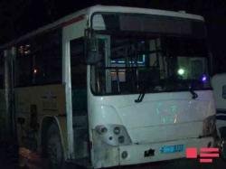 Bakıda avtobus motosikletlə toqquşub, ölən və yaralanan var