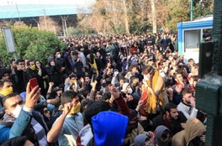 İranda etirazlar pik həddə: 29 ölü