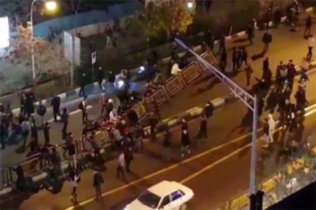 İranda etirazlar pik həddə: 29 ölü