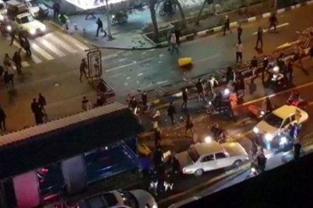 İranda etirazlar pik həddə: 29 ölü