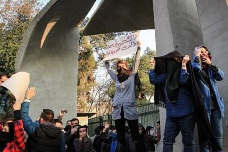 The Times: Qərb İranı dəyişmək şansından istifadə etməlidir