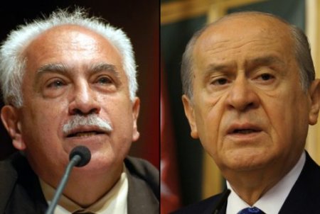Perinçek Baxçalıya çağırış edir: “İranda azərbaycanlılar “bozqurd” işarətləri ilə küçələrə çıxıb...”