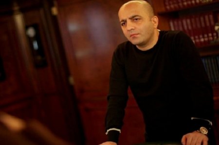 Mübariz Mənsimov Xanım Qafarovanın qızına ev bağışladı