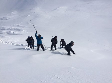 İtkin düşən alpinistlər hər gün  axtarılır