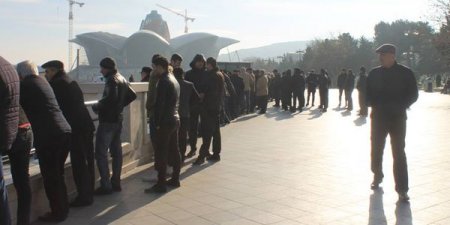 İntihar edən şairin qohumları FHN-dən narazıdır: 