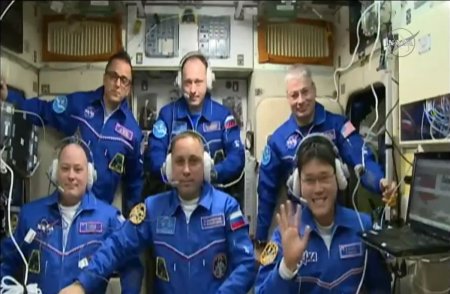 Yapon astronavtın boyu kosmosda qəfil uzanmağa başladı