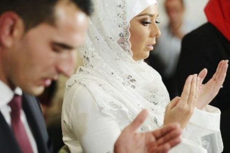 Deputatlar axundlara rəsmi nikah kəsmək hüququnun verilməsinin əleyhinədir