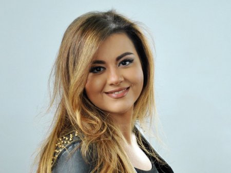 Aygün Kazımovanın qızı yeni mahnısını təqdim etdi