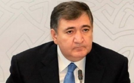Fazil Məmmədov güləşçiləri nəzarətdə saxlayır