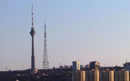 SOSİAL Teleqüllə yaxınlığında çatların eni 1 metrə çatdı