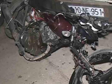Bakıda avtobus motosikletlə toqquşub, ölən və yaralanan var