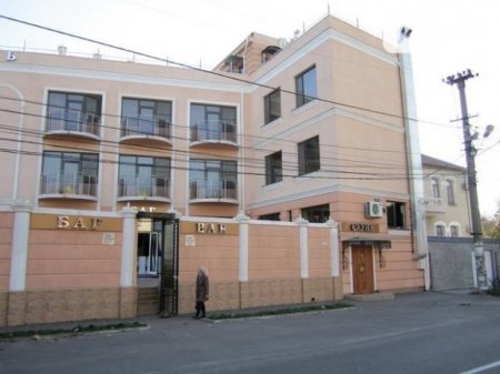 Hacızadə və ortaqları qonşuları aldadıb, qalmaqal yaranıb