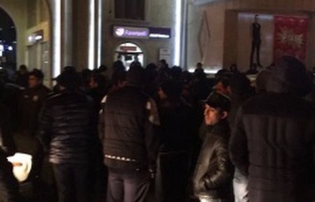 Xırdalanda etiraz – AAAF Park sakinləri yolu bağladılar 
