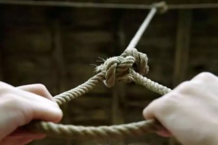 Bakıda daha bir intihar: 24 yaşlı oğlan özünü asdı