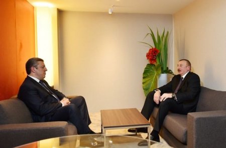 İlham Əliyev Kvirikaşvili ilə danışıqlar aparıb