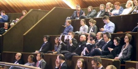 Əhməd Şahidov Sarkisyanı ifşa etdi, zaldan çıxarıldı