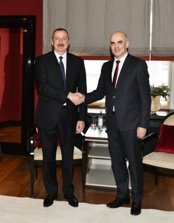 İlham Əliyev Davosda İsveçrə Prezidenti ilə görüşüb