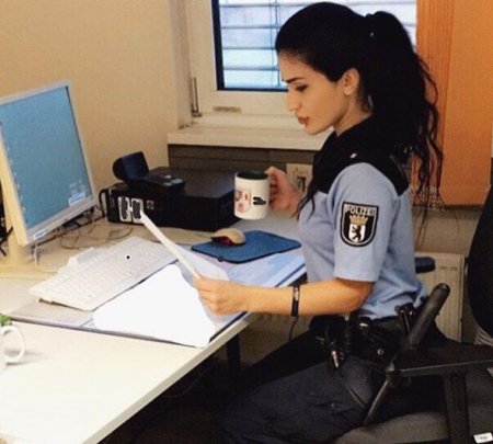 Berlinin 29 yaşlı azərbaycanlı qadın polis komissarı