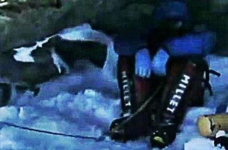 Zirvəyə çıxmaq üçün həyatını fəda edən alpinistlər