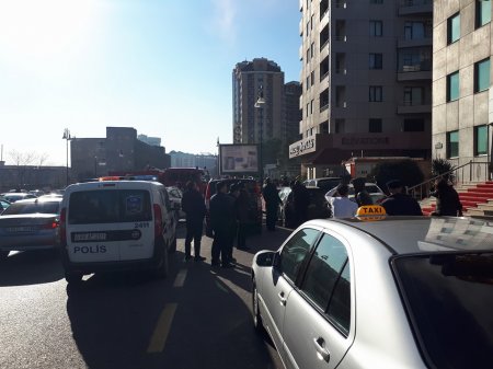Bakıda hündürmərtəbəli yaşayış binası yanır
