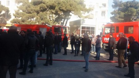 Sumqayıtda aptekdə güclü yanğın: təxliyyə edilənlər var