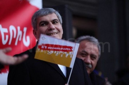 Ermənilər qiymət artımına görə küçələrə axışdılar
