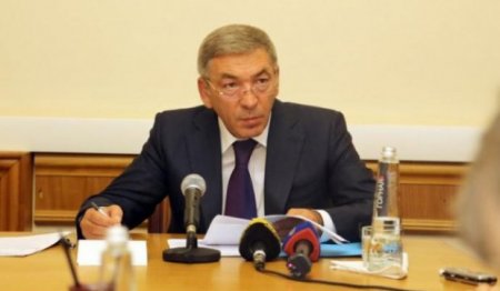 Dağıstanda kütləvi həbslər: hökumət sədrindən iki “Kalaşnikov” və qızıl tapança çıxdı