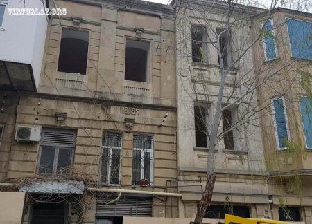 “Yeni ailə” Bakıda qədim binanı sökür