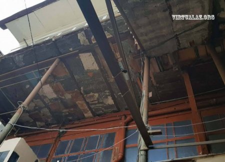 “Yeni ailə” Bakıda qədim binanı sökür