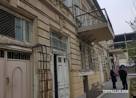 “Yeni ailə” Bakıda qədim binanı sökür