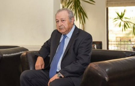 Ayaz Mütəllibov İlham Əliyevlə bir sırada dayandı