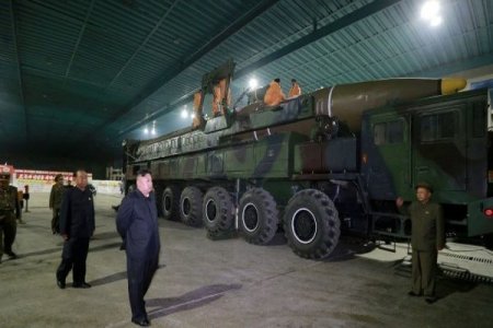 Kim Çen In yeni raket təqdim etdi