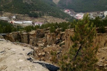 Bayılda sürüşmə: 4 ev dağılıb
