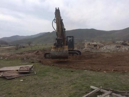 Ermənilər Cəbrayılda uşaq bağçası və şadlıq evi tikir 