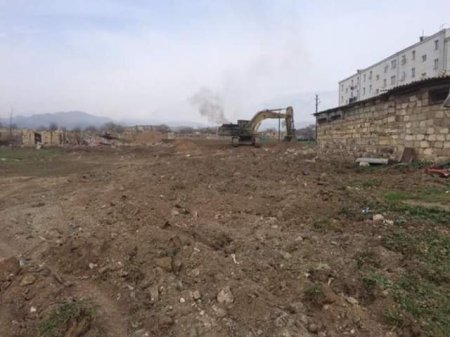 Ermənilər Cəbrayılda uşaq bağçası və şadlıq evi tikir 